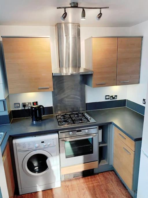2 Bed Apartment With Free Parking Chelmsford Exterior foto