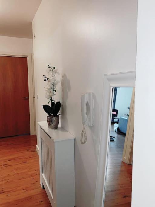 2 Bed Apartment With Free Parking Chelmsford Exterior foto